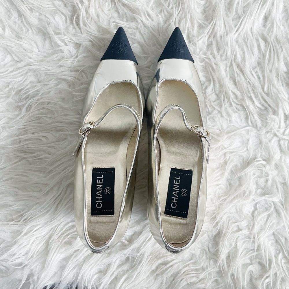 Chanel Interlocking CC Logo Metallic Mary Jane Wedge Pump Gold Black Pointed Toe - Picture 13 of 14